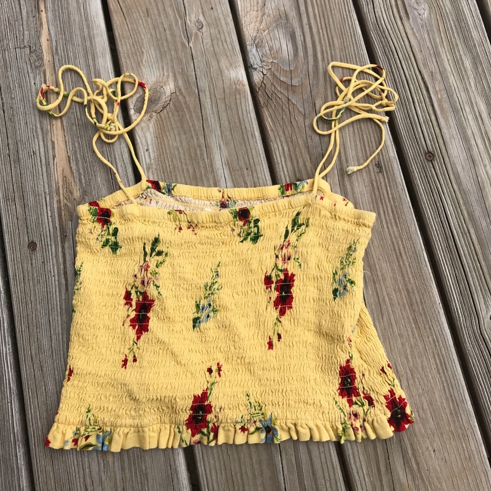 FROM PACSUN🌼 yellow crop with flowers